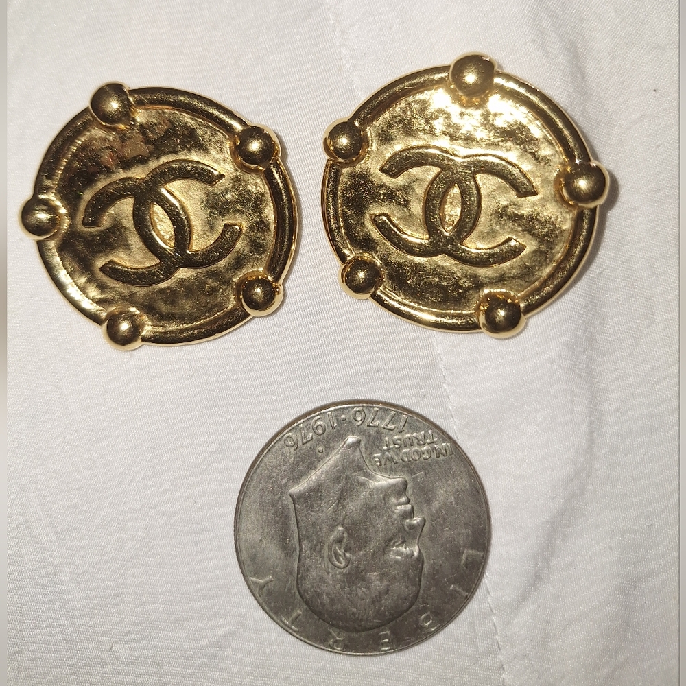 CHANEL EARRINGS